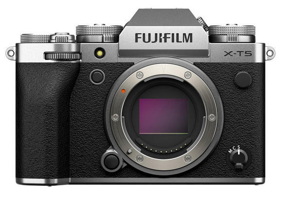 FujiFilm X-T5 body silver1