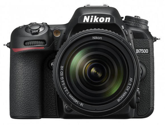 Nikon D7500 + 18-140 mm VR1