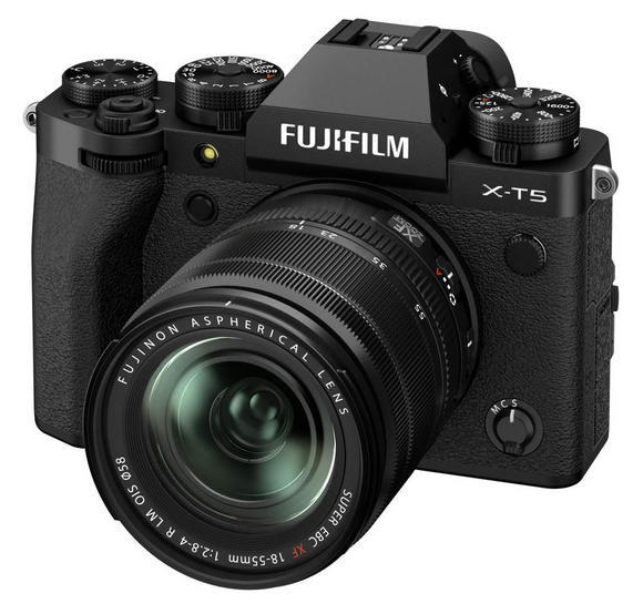 FujiFilm X-T5 body black + XF 18-55 mm2