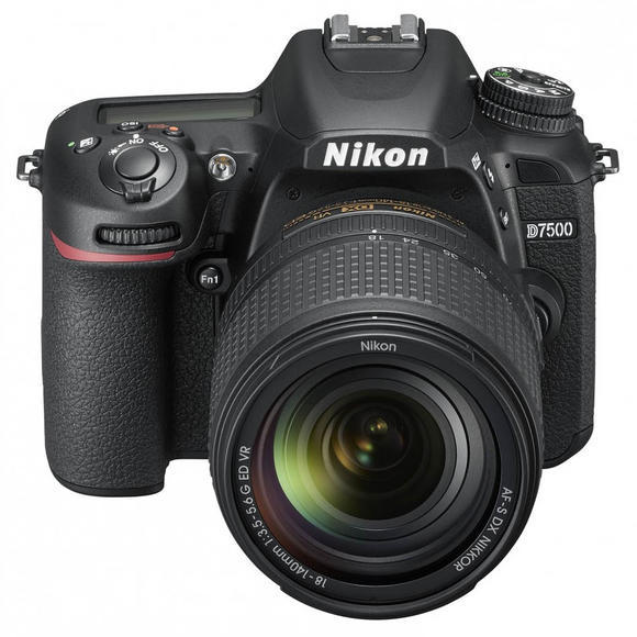 Nikon D7500 + 18-140 mm VR2