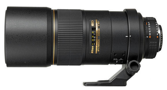 Nikon 300 mm F4D AF-S IF-ED černý2
