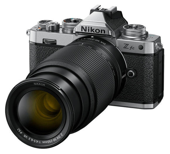 NIKON Z fc + 16-50mm VR + 50-250mm VR4