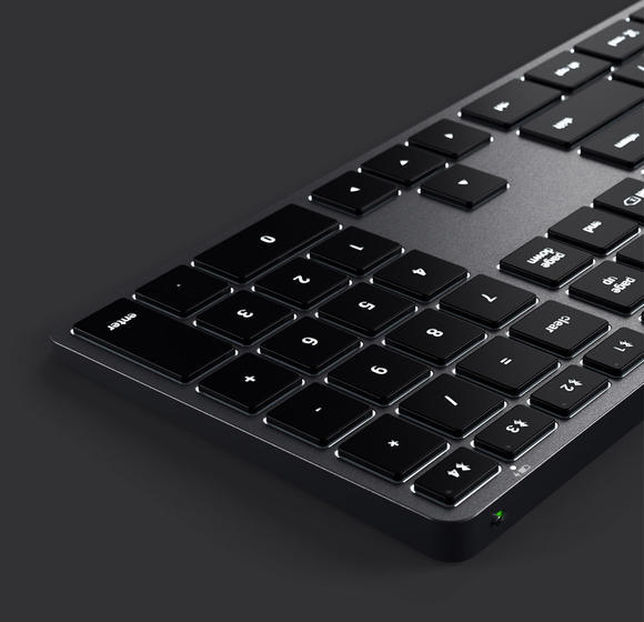 Satechi Slim X3 Bluetooth Backlit Keyboard US5