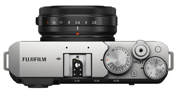 Fujifilm X-E4 silver + Fujinon 27 mm6
