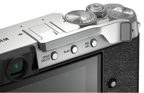 Fujifilm X-E4 silver body + ACC kit7