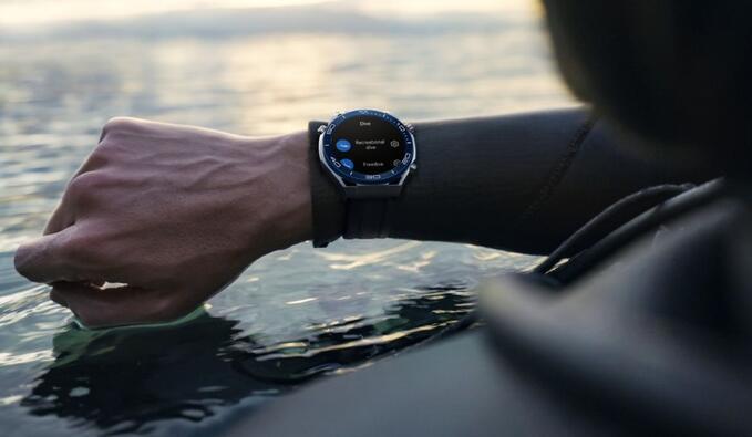 Huawei Watch Ultimate. High-endové chytré hodinky pro ty nejnáročnější. 